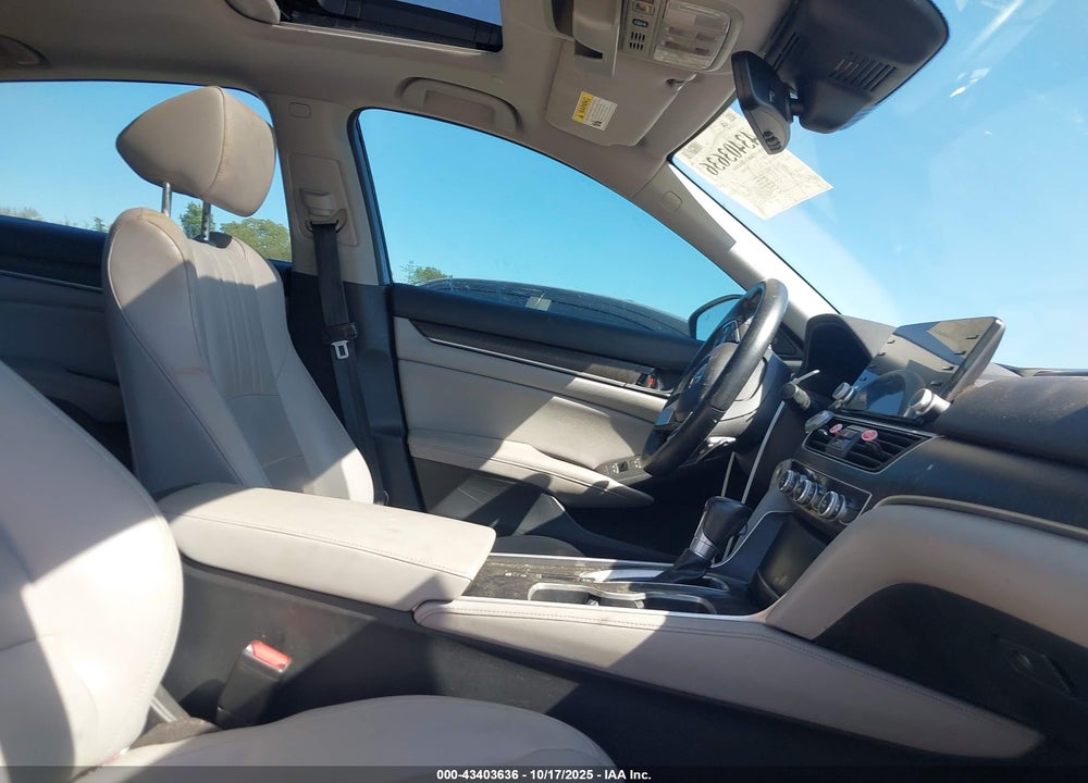 2018 HONDA ACCORD TOURING VIN: 1HGCV1F92JA072843