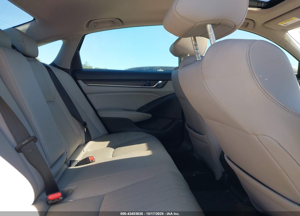 2018 HONDA ACCORD TOURING VIN: 1HGCV1F92JA072843