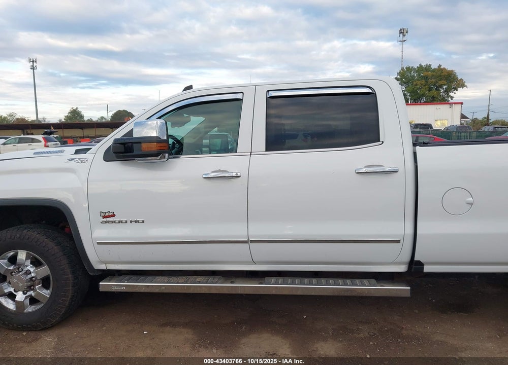 2017 GMC SIERRA 3500HD SLT VIN: 1GT42XEY0HF137872