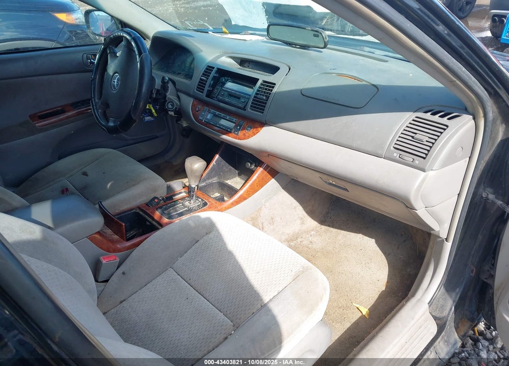 2002 TOYOTA CAMRY XLE VIN: 4T1BE30K92U037522