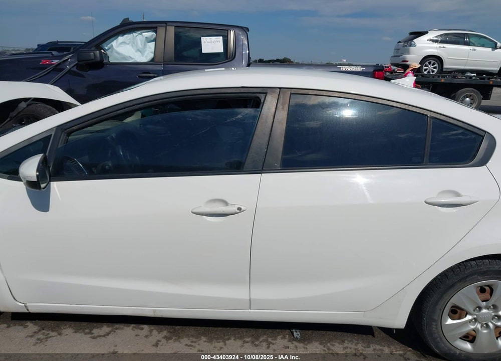 2017 KIA FORTE LX VIN: 3KPFK4A74HE064035