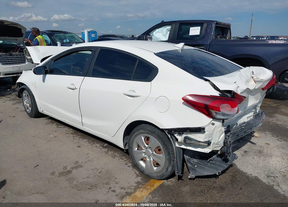 2017 KIA FORTE LX VIN: 3KPFK4A74HE064035