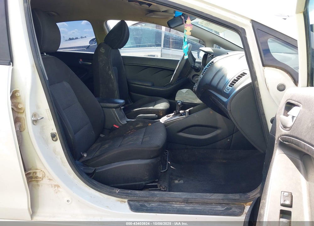 2017 KIA FORTE LX VIN: 3KPFK4A74HE064035