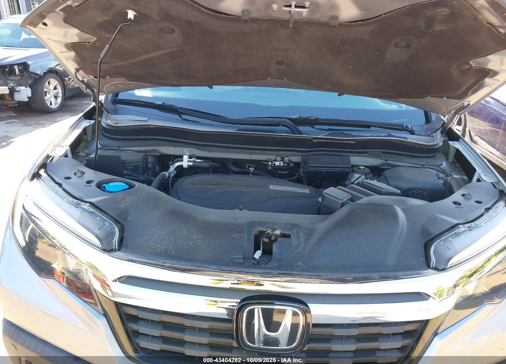 2019 HONDA RIDGELINE RTL-E VIN: 5FPYK3F74KB028897