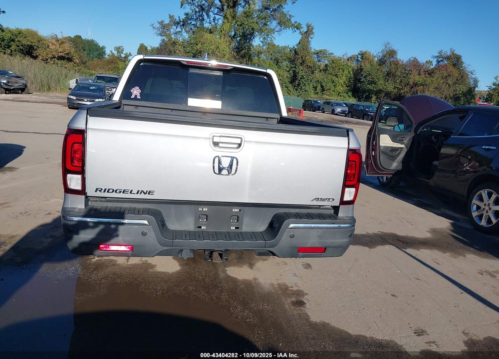 2019 HONDA RIDGELINE RTL-E VIN: 5FPYK3F74KB028897