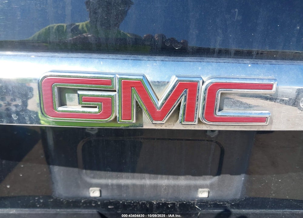 2015 GMC YUKON DENALI VIN: 1GKS2CKJ3FR163213