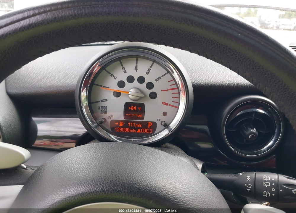 2008 MINI COOPER S VIN: WMWMF73508TV32209