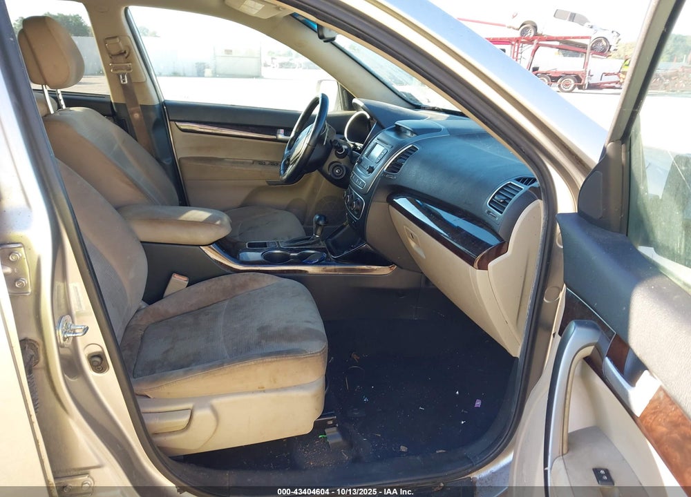 2015 KIA SORENTO VIN: 5XYKT4A73FG578549