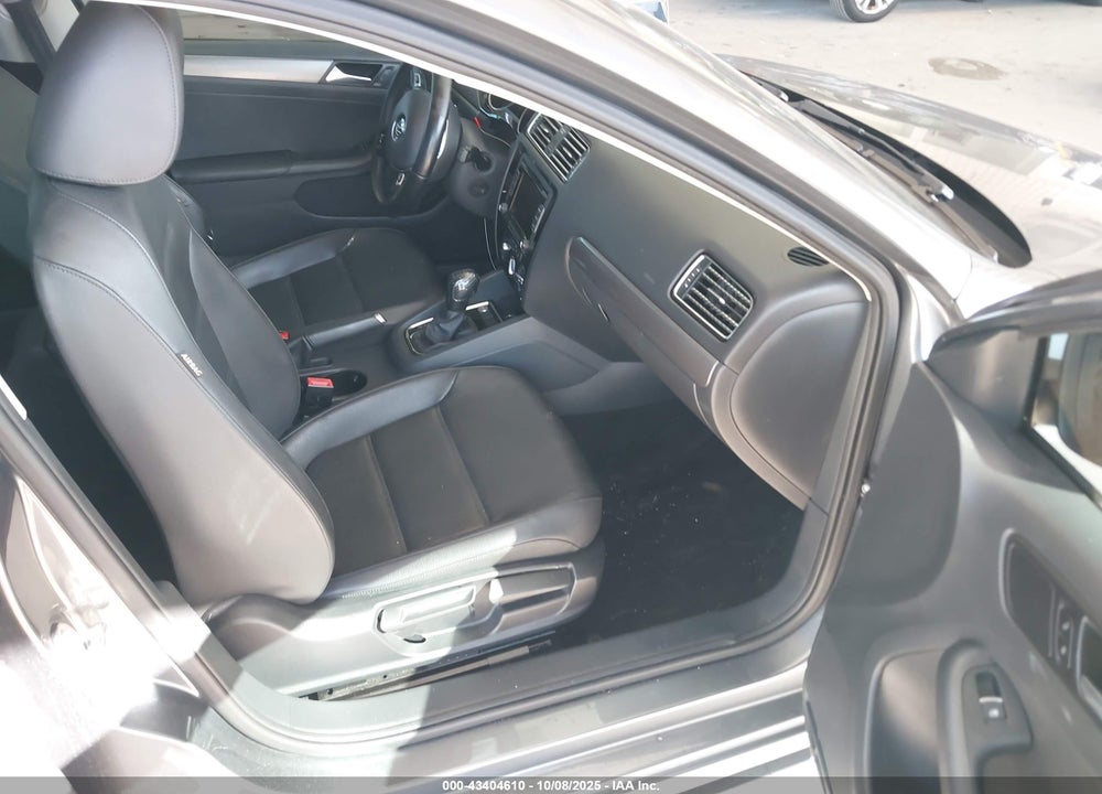 2015 VOLKSWAGEN JETTA VIN: 3VWLA7AJ0FM290883