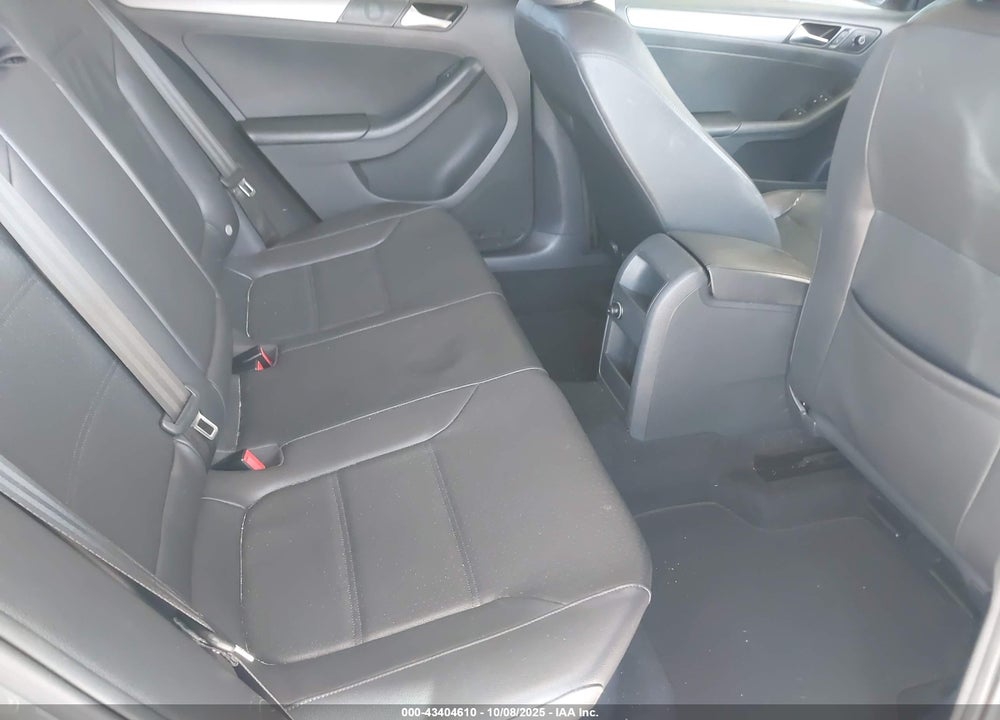 2015 VOLKSWAGEN JETTA VIN: 3VWLA7AJ0FM290883