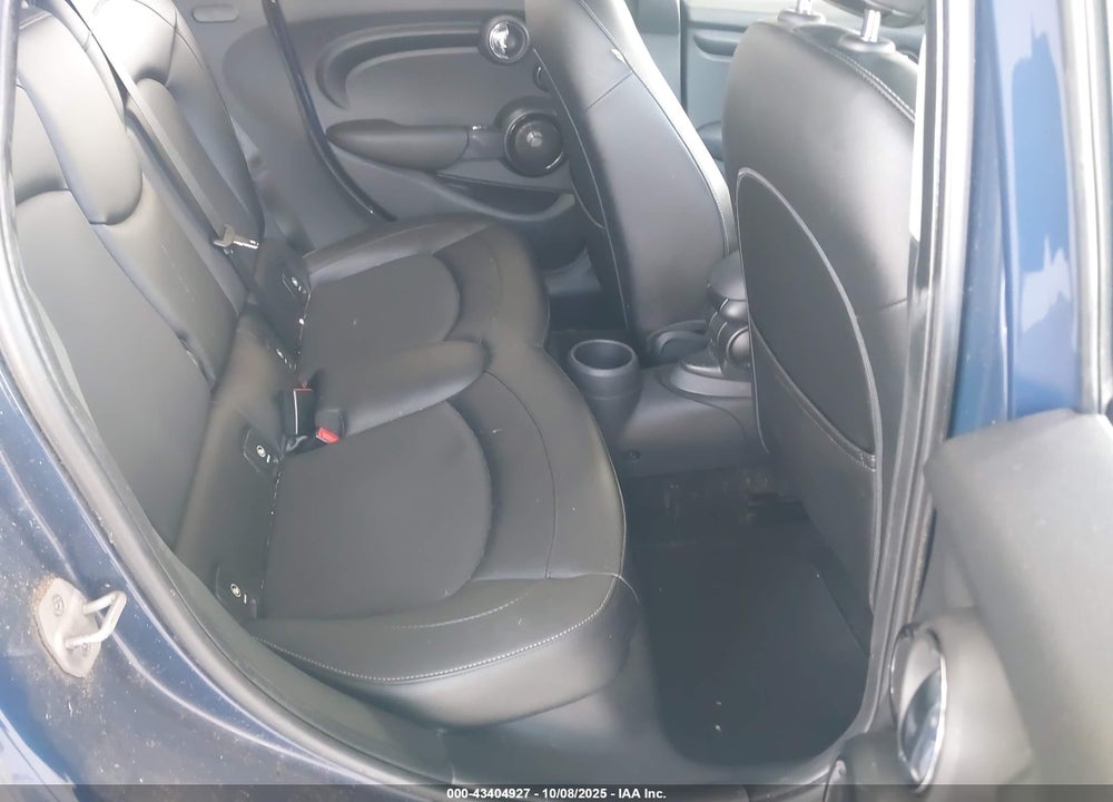 2015 MINI HARDTOP VIN: WMWXS5C58FT829299