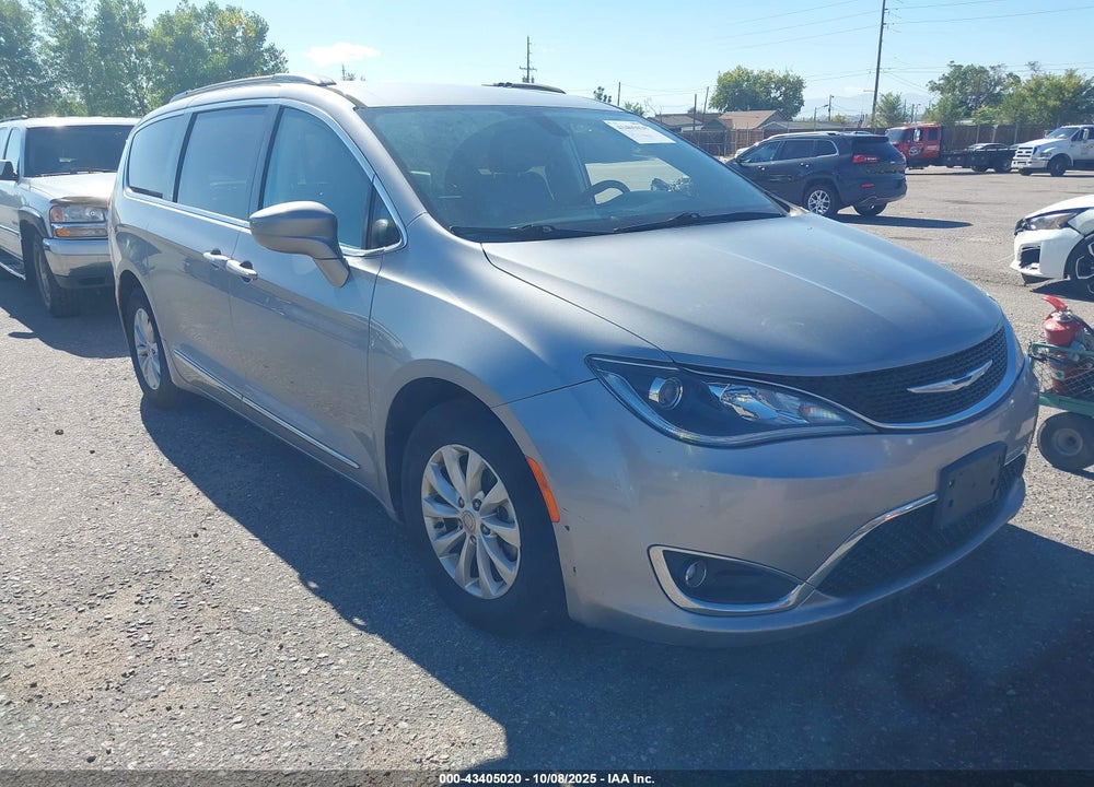2017 CHRYSLER PACIFICA TOURING L VIN: 2C4RC1BG4HR524834