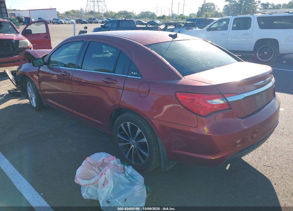 2014 CHRYSLER 200 VIN: 1C3CCBBB3EN186551