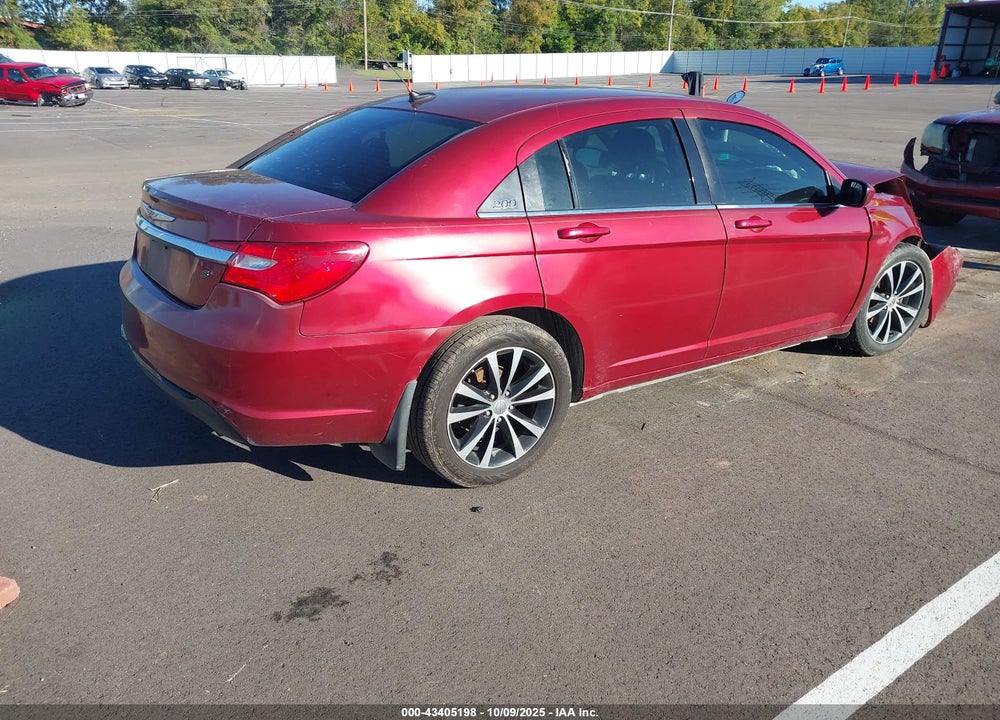 2014 CHRYSLER 200 VIN: 1C3CCBBB3EN186551