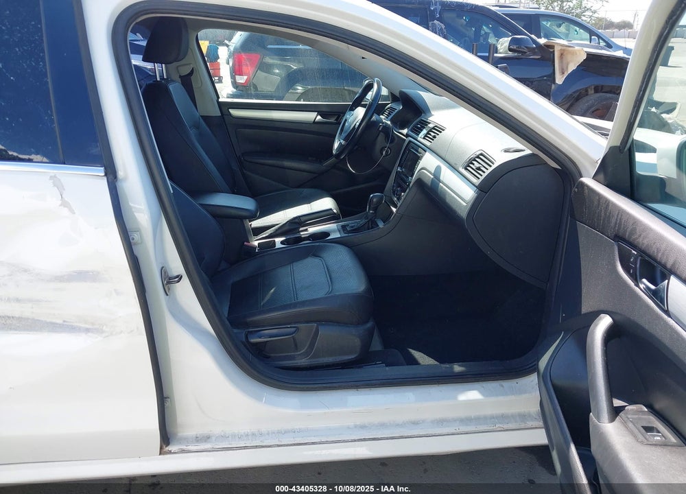2013 VOLKSWAGEN PASSAT 2.5L SE VIN: 1VWBP7A36DC126418