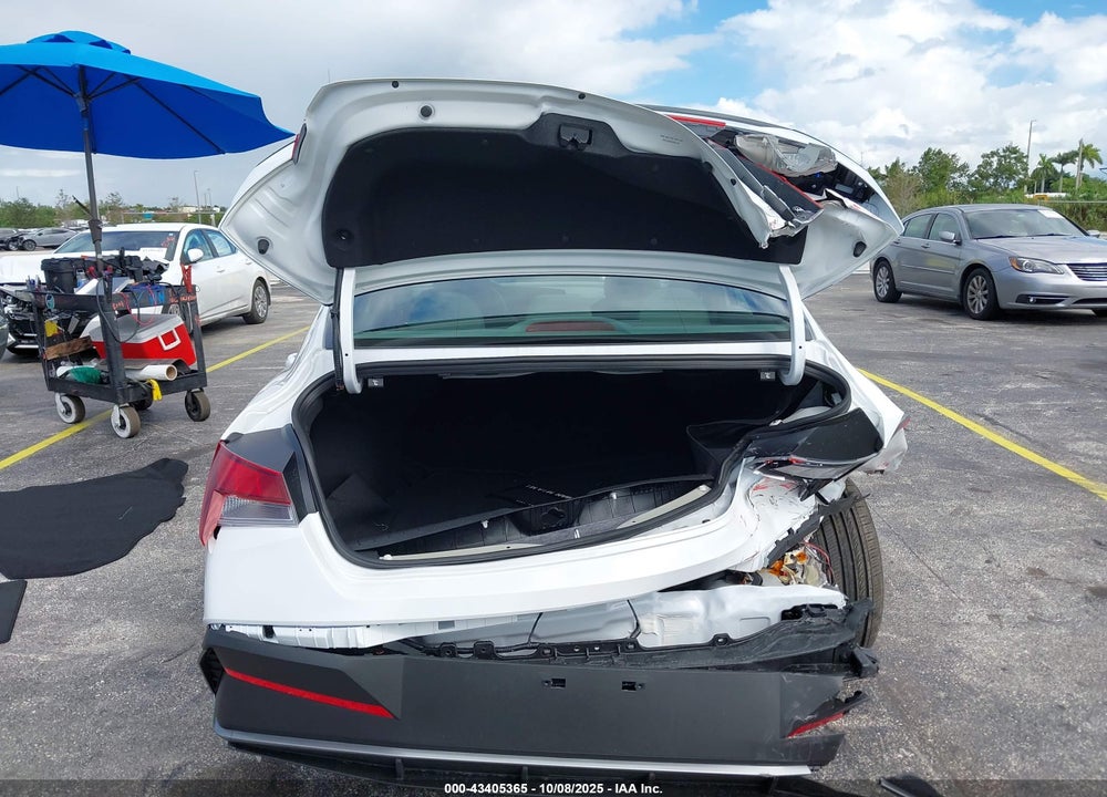 2025 HYUNDAI ELANTRA SEL SPORT VIN: KMHLM4DG5SU081729