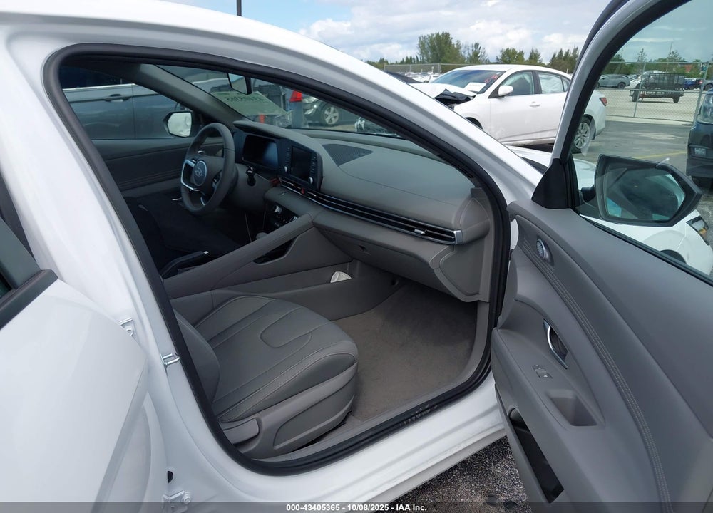 2025 HYUNDAI ELANTRA SEL SPORT VIN: KMHLM4DG5SU081729