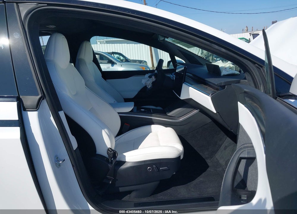 2022 TESLA MODEL X PLAID TRI MOTOR ALL-WHEEL DRIVE VIN: 7SAXCBE68NF332875