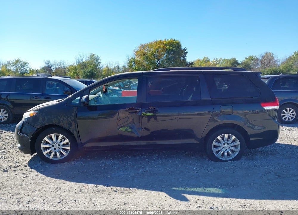 2013 TOYOTA SIENNA LE 7 PASSENGER VIN: 5TDJK3DC2DS068324