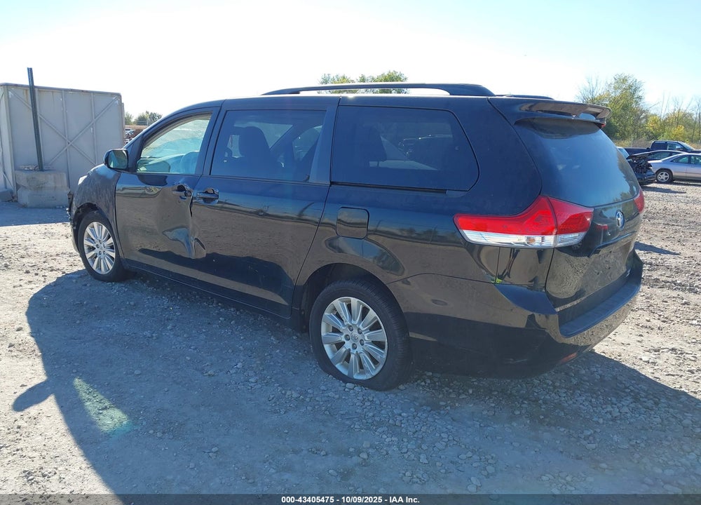 2013 TOYOTA SIENNA LE 7 PASSENGER VIN: 5TDJK3DC2DS068324