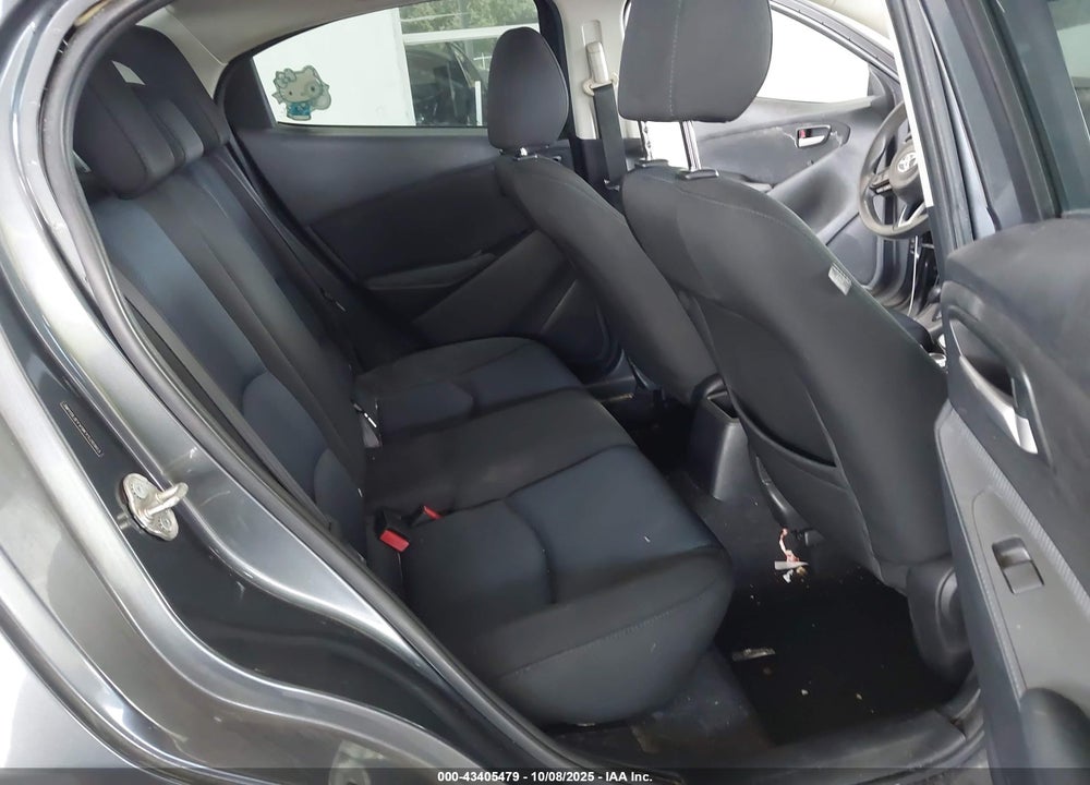 2019 TOYOTA YARIS LE VIN: 3MYDLBYV9KY526903