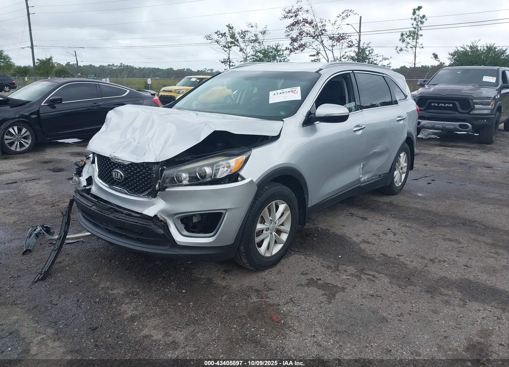 2016 KIA SORENTO VIN: 5XYPG4A33GG070820