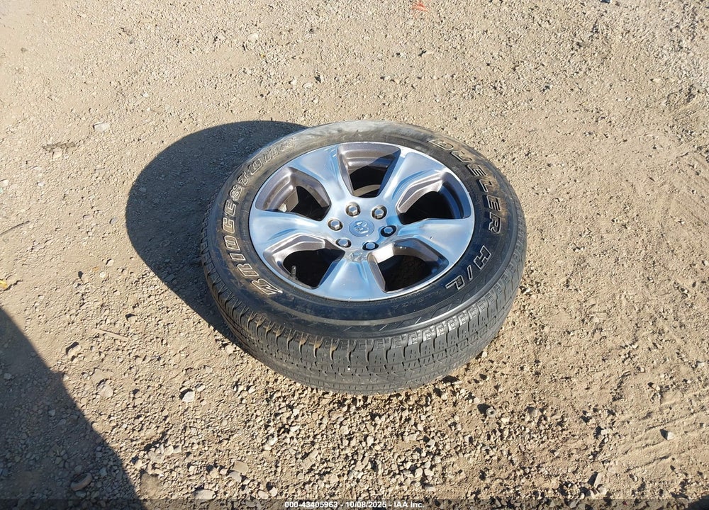 2021 RAM 1500 LAIE  4X2 5'7 BOX VIN: 1C6RREJT3MN544365