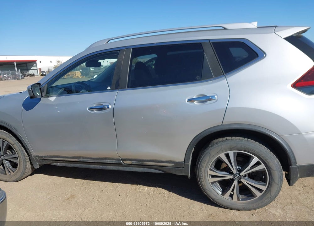 2018 NISSAN ROGUE SL VIN: JN8AT2MV6JW302179