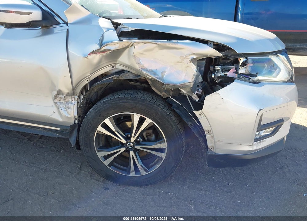 2018 NISSAN ROGUE SL VIN: JN8AT2MV6JW302179