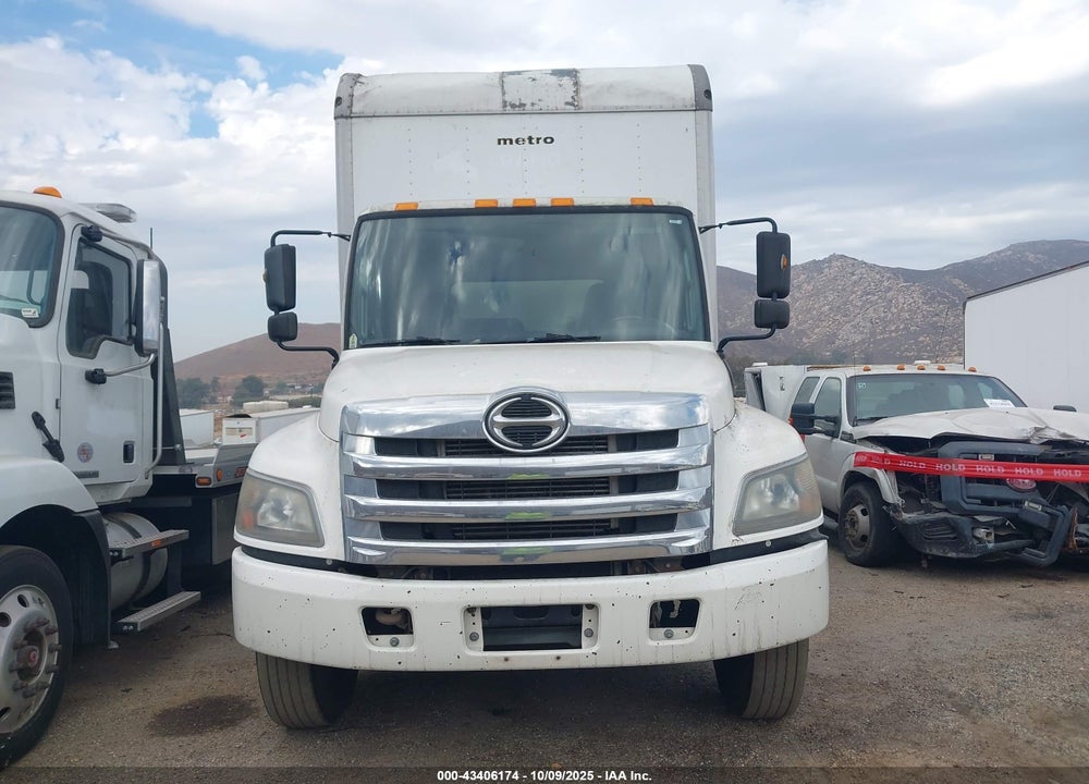 2015 HINO 258/268 VIN: 5PVNJ8JV2F4S59179