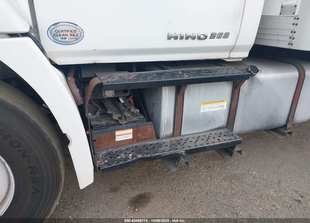 2015 HINO 258/268 VIN: 5PVNJ8JV2F4S59179