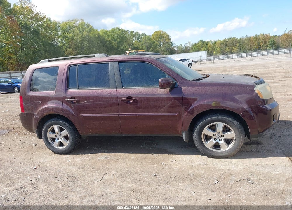 2011 HONDA PILOT VIN: 5FNYF3H67BB036025