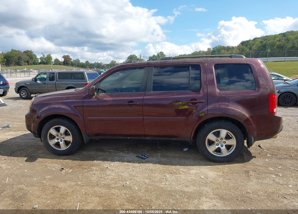 2011 HONDA PILOT VIN: 5FNYF3H67BB036025