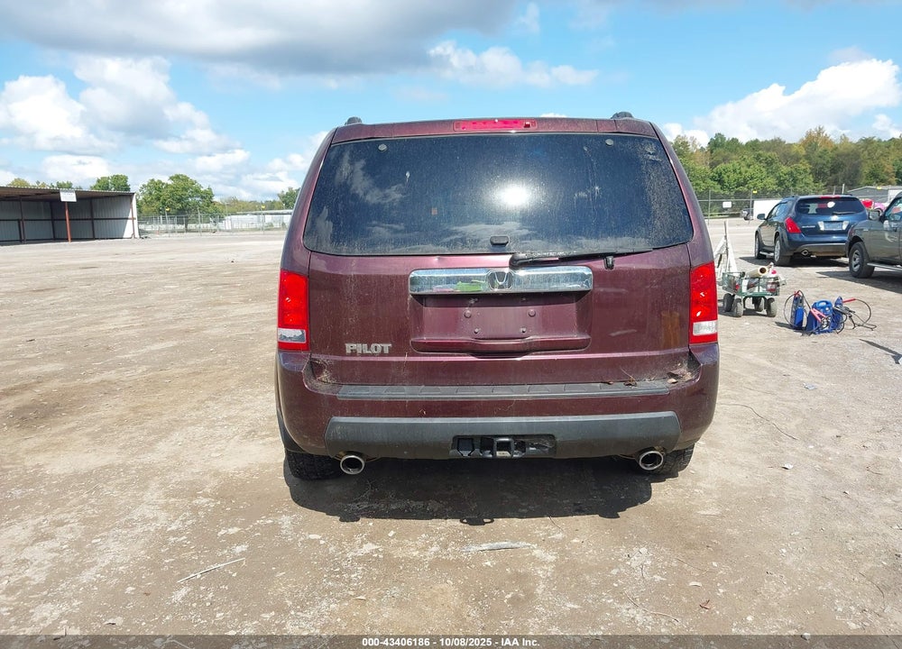 2011 HONDA PILOT VIN: 5FNYF3H67BB036025