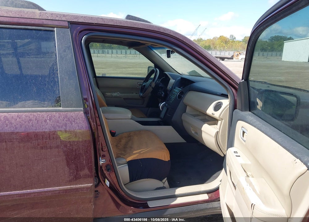 2011 HONDA PILOT VIN: 5FNYF3H67BB036025
