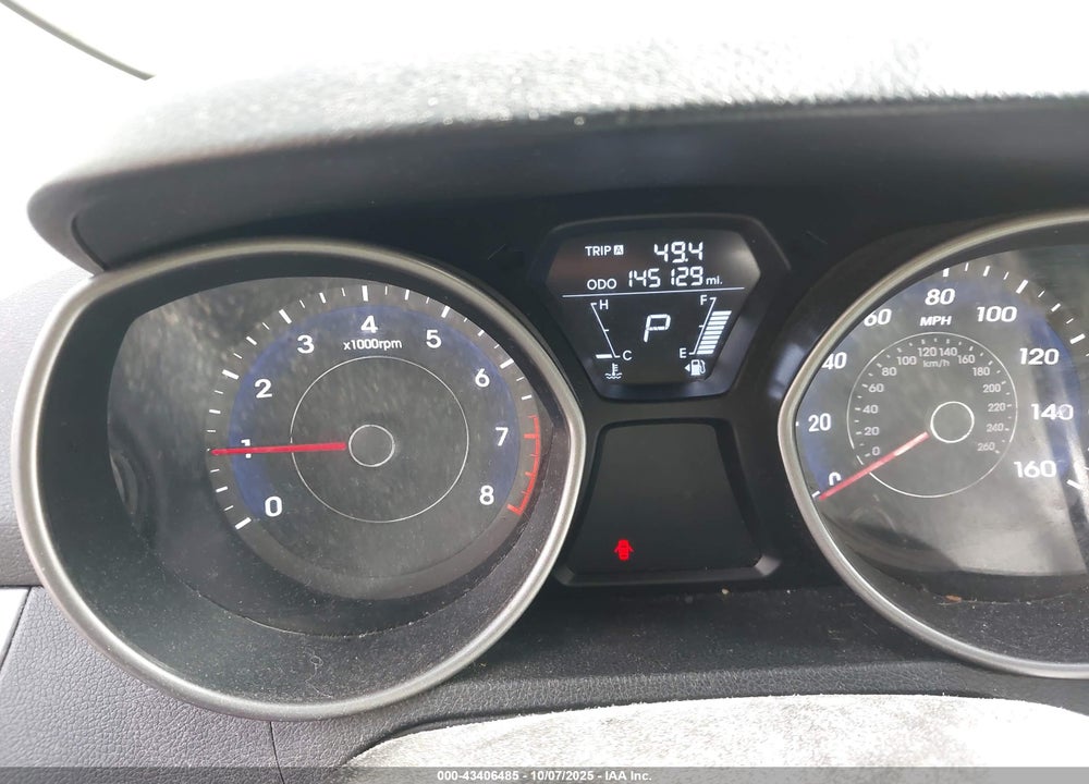 2012 HYUNDAI ELANTRA VIN: 5NPDH4AE4CH135310
