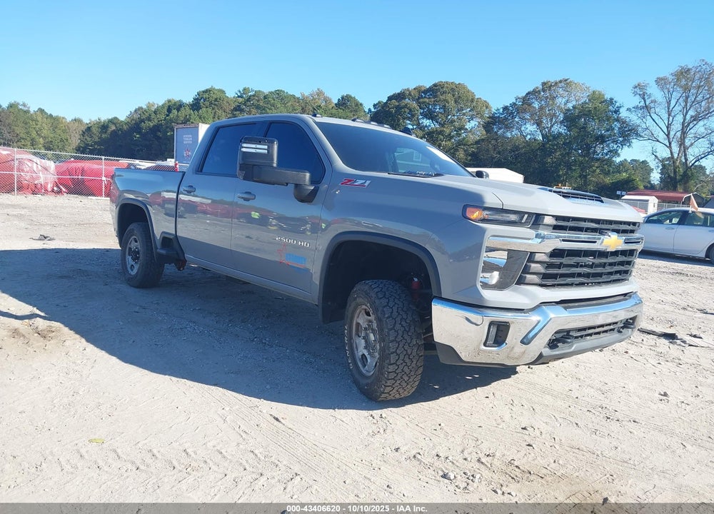 2024 CHEVROLET SILVERADO 2500HD 4WD  STANDARD BED LT VIN: 2GC4YNEY3R1255958