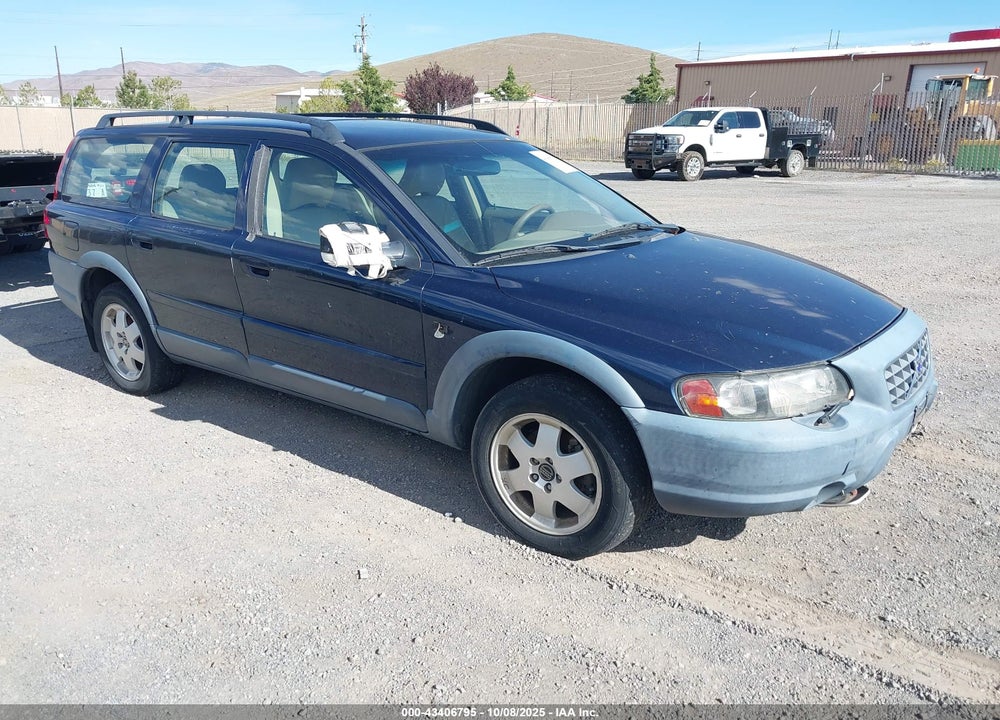 2001 VOLVO V70 XC VIN: YV1SZ58D311023121