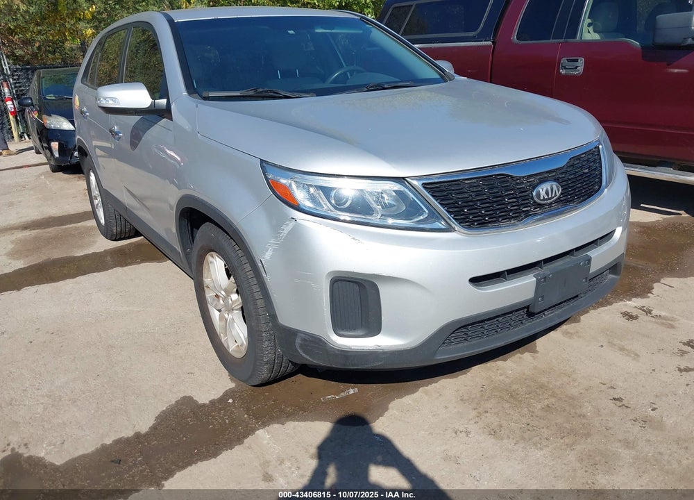 2014 KIA SORENTO VIN: 5XYKT3A68EG443695