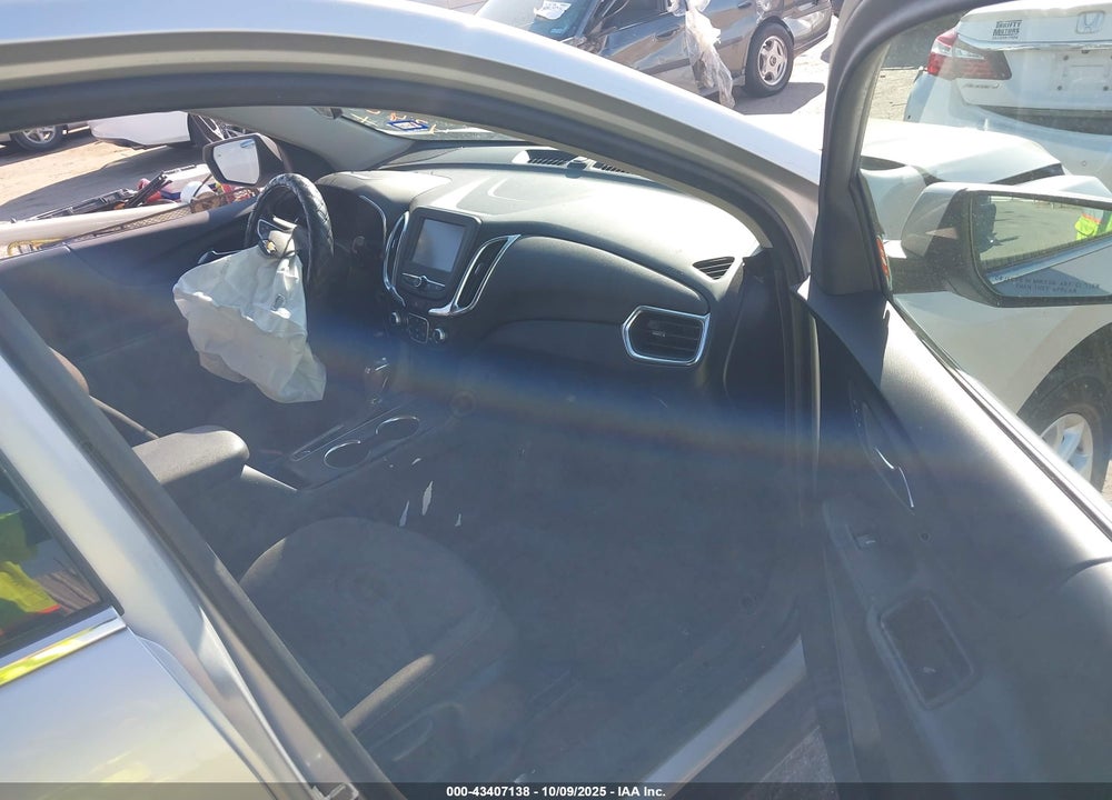 2018 CHEVROLET EQUINOX LT VIN: 2GNAXJEVXJ6304186