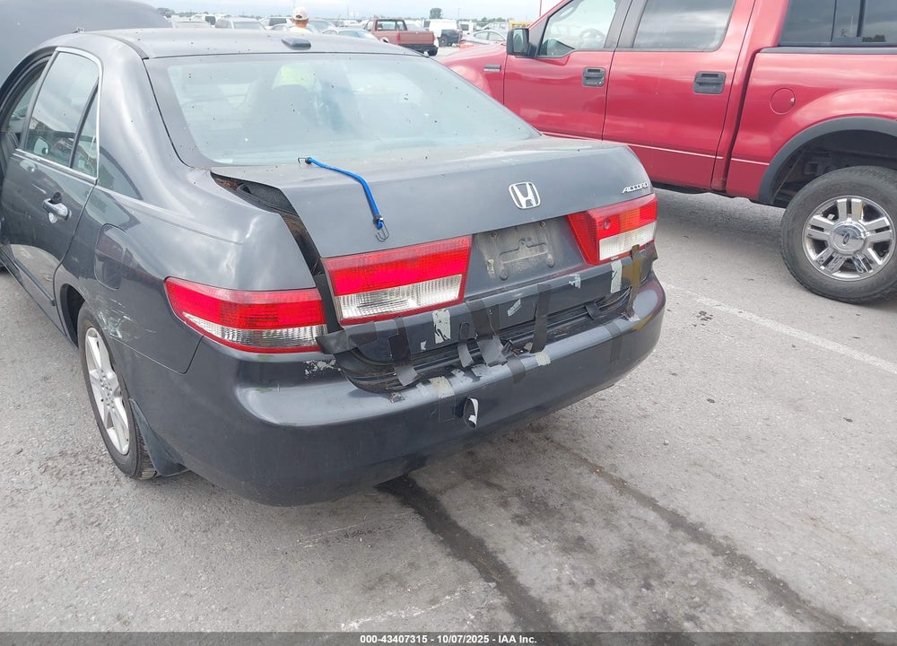 2004 HONDA ACCORD 3.0 EX VIN: 1HGCM66584A088224