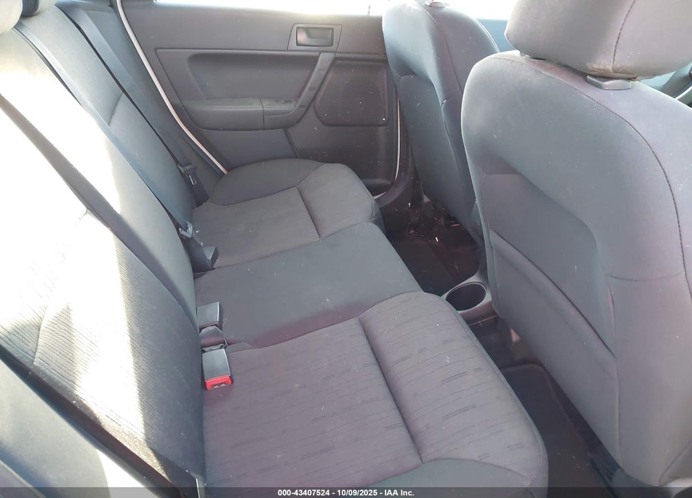 2010 FORD FOCUS VIN: 1FAHP3FN1AW275867