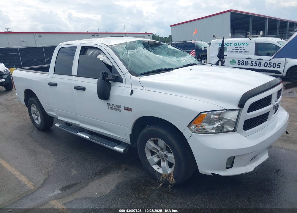 2018 RAM 1500 EXPRESS  4X2 6'4 BOX VIN: 1C6RR6FT8JS132390