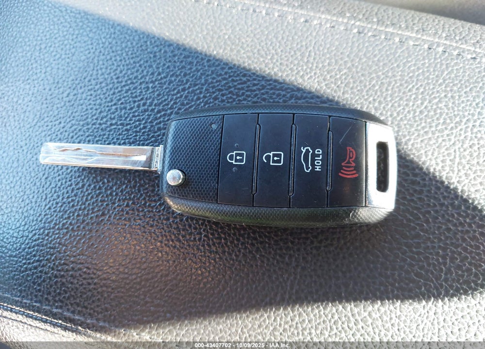 2015 KIA OPTIMA LX VIN: KNAGM4A7XF5556749