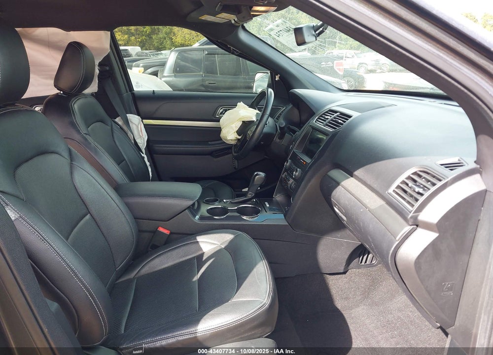 2019 FORD EXPLORER XLT VIN: 1FM5K7D82KGA60599