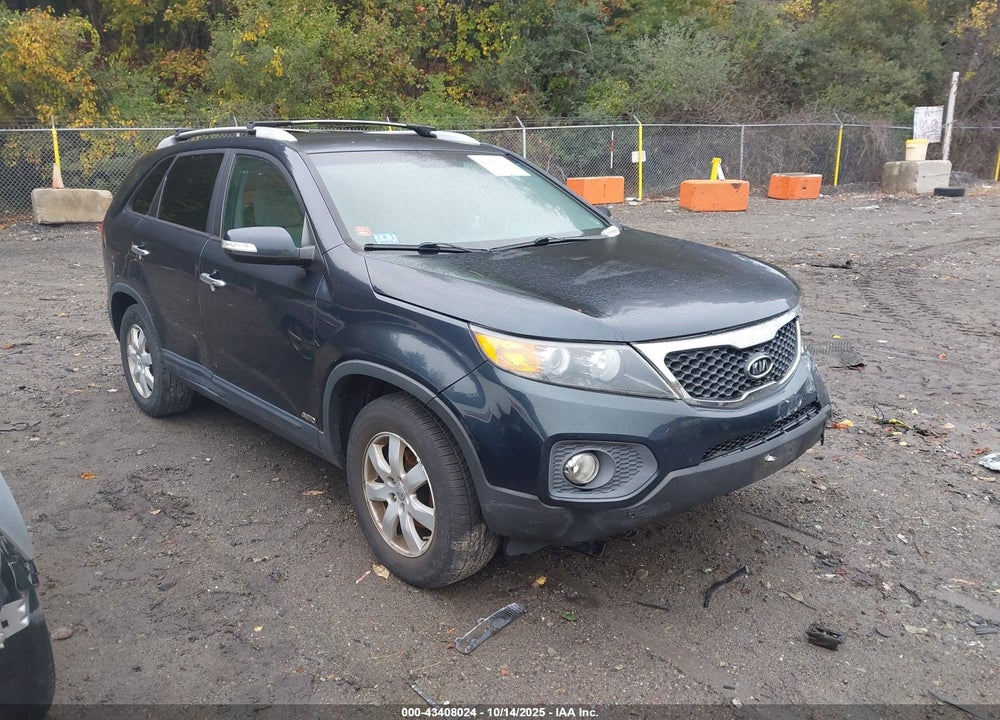 2012 KIA SORENTO LX VIN: 5XYKTCA61CG273824