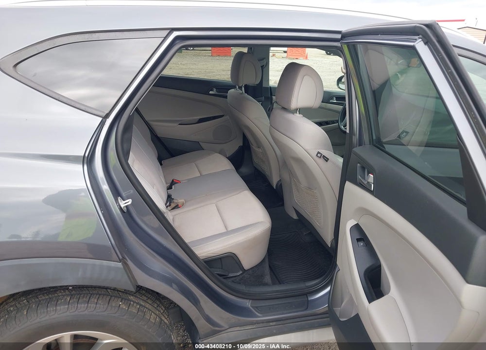 2018 HYUNDAI TUCSON SEL VIN: KM8J33A4XJU597484