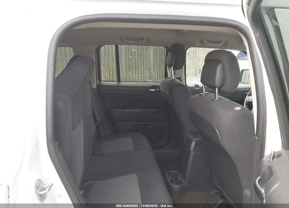 2016 JEEP PATRIOT VIN: 1C4NJRFB2GD627818