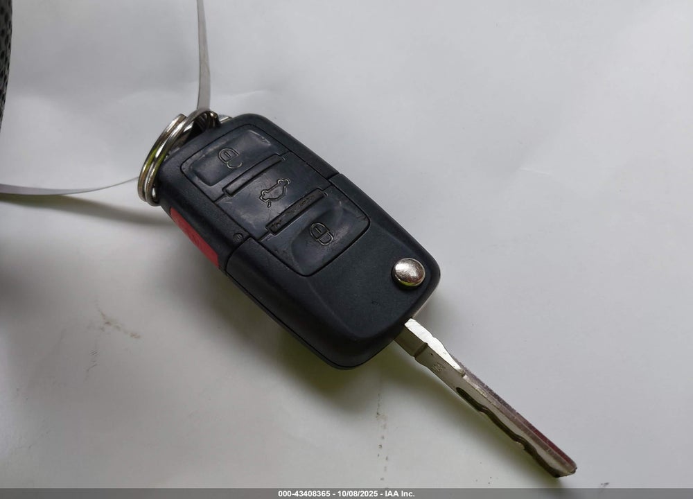 2006 VOLKSWAGEN NEW BEETLE 2.5 VIN: 3VWRF31Y46M328343