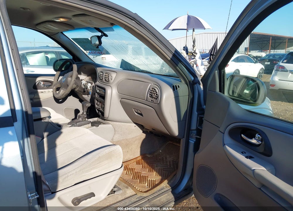 2006 CHEVROLET TRAILBLAZER LS VIN: 1GNDS13S662315033